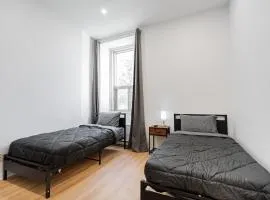 Loft Studio & 2 Single Beds For 2 Guests with Parking