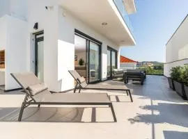 Villa Fenix II by Madeira Dream Stays