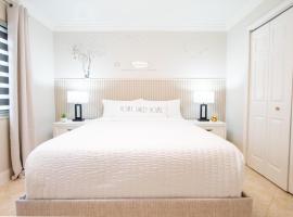 Longwood Private Suite - Near Orlando - Modern, Private Entrance, Fast WiFi, hotel v Orlandu