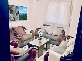 Elegant Apartment at Sheikh Zayed Compound