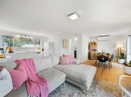 Cora Coastal Retreat - Boho Bliss by the Beach