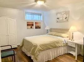 MARY's HOUSE 2-BED -YVR UBC DOWNTOWN