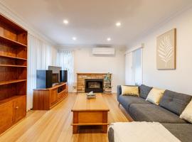 Geelong 3 Bedroom House, 4 Beds, Near City Centre, hotel i Belmont