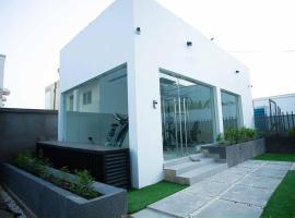 1bed studio apartment at Belrose place East Legon, hotel v destinaci Otele