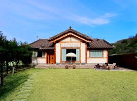 밸런스독 애견펜션 Balance Dog Pet Pension, hotel v destinaci Pakkatsŏmburi