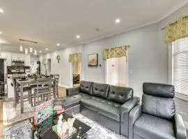2 Mi to Downtown Charming Apt in Schenectady!