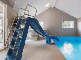 Cozy Home In Glesborg With Sauna