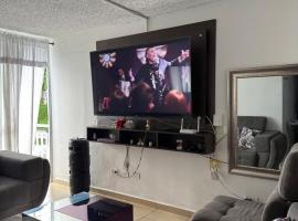 Hermoso apartamento amoblado en Dosquebradas, ξενοδοχείο σε Dosquebradas