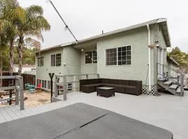 Adorable studio In Oakland Zoo Neib