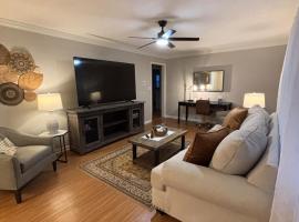 Cozy 3 Bedroom Home with Garage, ξενοδοχείο σε Hurricane