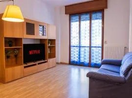 Spacious 6-Guest Home 8 min To Metro & Free Parking