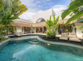 Villa Mimpikita - Stunning Ibiza-Inspired Villa Near Umalas with Private Pool, ξενοδοχείο σε Kerobokan