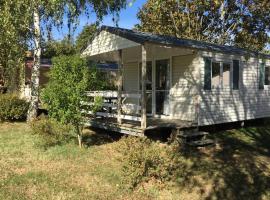 Mobil home confortable avec terrasse - API-1-52-1115, готель у місті Люїн