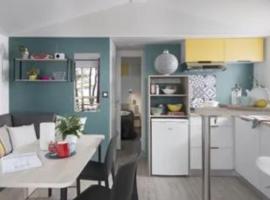 Mobil-home 26m² avec terrasse à Binic pour 5 pers. - API-1-52-1122, hôtel à Binic