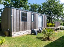 Mobil home pour 6 personnes avec terrasse à Tréguennec - API-1-52-1130, Hotel in Tréguennec
