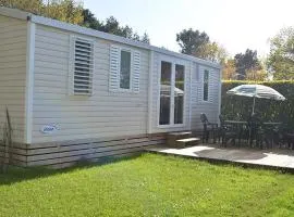 Charmant Mobil-home avec Terrasse pour 6 Pers. - API-1-52-1169