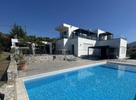 Villa Maïa, Hotel in Dhrámia