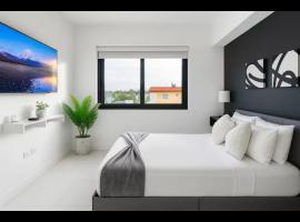 Luxury G28, hotel in Kingston