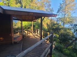 Cabaña Yoka - Orilla de Lago y Embarcadero，位于Pucura的酒店