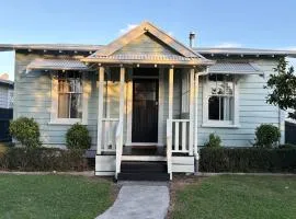Hawke's Bay Escape - Railway Cottage