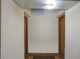 Hotel O Saantanaa Villa Homes, hotel en Sunāri