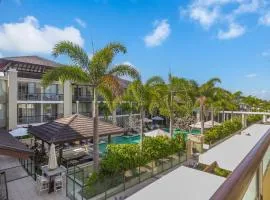 Casuarina Drift - Stylish Santai Studio by uHoliday