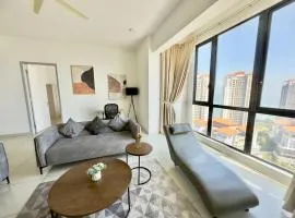 High Floor Seaview 2BR suites with Pool Sauna & Bathtub Near Gurney Drive, George Town253A