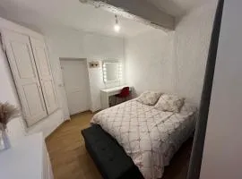 T2 lumineux hyper centre Aix en Provence à quelques metres du Cours Mirabeau pour 1 à 5 personnes