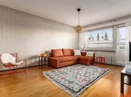 Polar Retro Base: 2BR near the City
