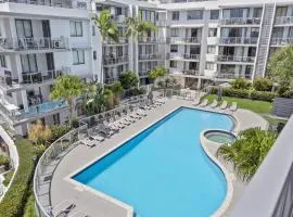 Spacious 2-Bed Apartment in Burleigh Heads
