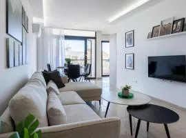 Averna - Breezy 2-BR Apt & Balcony in Larnaca