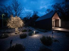 Moon - Tiny house from Callin Wines, ξενοδοχείο σε Sežana