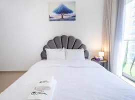 Cozy Island 1BR Escape with Private Beach and Pool