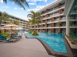 Kora A110 – Luxury Pool Access Beachfront Studio