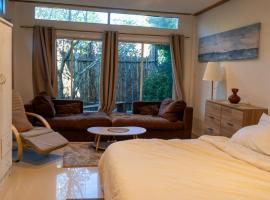 Bamboo House, hotel em Laguna Phuket