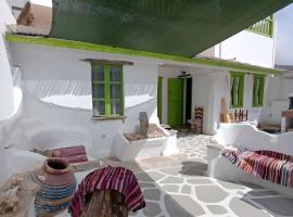 Aegaia Residencies, hotel com estacionamento em Kat&aacute;pola