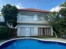 Casavina residen kubu manyar 202