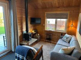 The Cabin 6 minutes from the Eurotunnel, hotel in Folkestone