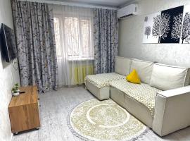 Апартаменты на Ахметова 6, hotel in Turksib