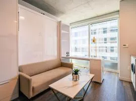 Panoramic Studio-1BR-3BR, Pool, Gym, Parking, Patio, BBQ