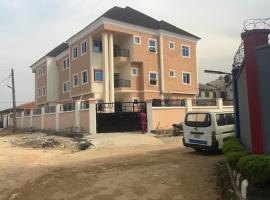 RegisVille Hotel, hotel en Magboro