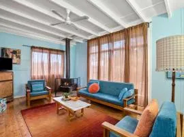 Retro Beach Babe 100 metres to the beach