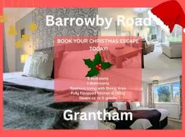 Large 6-Bedroom Home Ideal for Families & Contractors with Free Parking, Grantham Stays