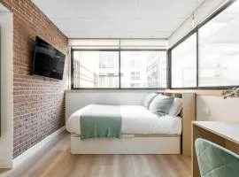 Square Rooms by Charming