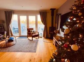 Cotswolds Lakeside Lodge - Nesbitt's Nest