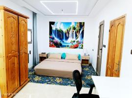 Aziz House 1, hostal o pensión en Tan-Tan