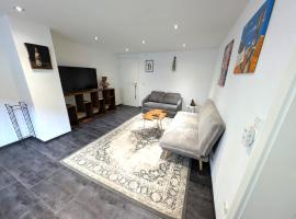 Exclusive Artist Apartment 220qm with Gallery, hotel in Hirschaid