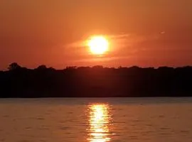 Fully furnished lakefront Retreat