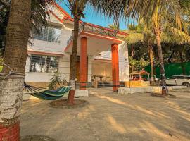 CocoAura - Tropical Luxury Villa with Pool&Jacuzzi, viešbutis mieste Utan