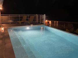 Villa Outaouais T4, Hotel in Bielle